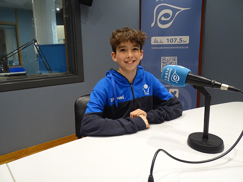 El jugador del Club Esportiu Palamós, Àlex Àlvarez.