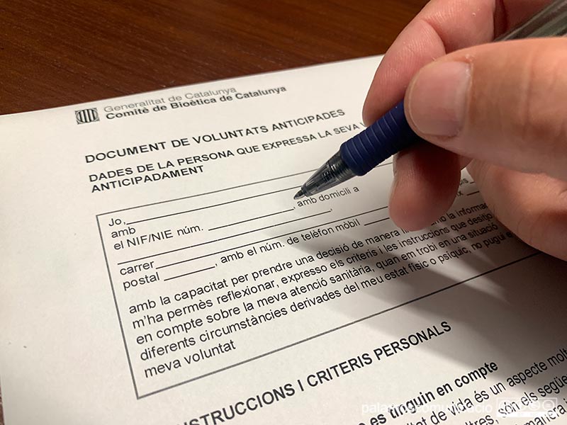 El DVA es podrà tramitar en un centre sanitari amb la firma d'un metge o infermera i sense la necessitat de 3 testimonis.