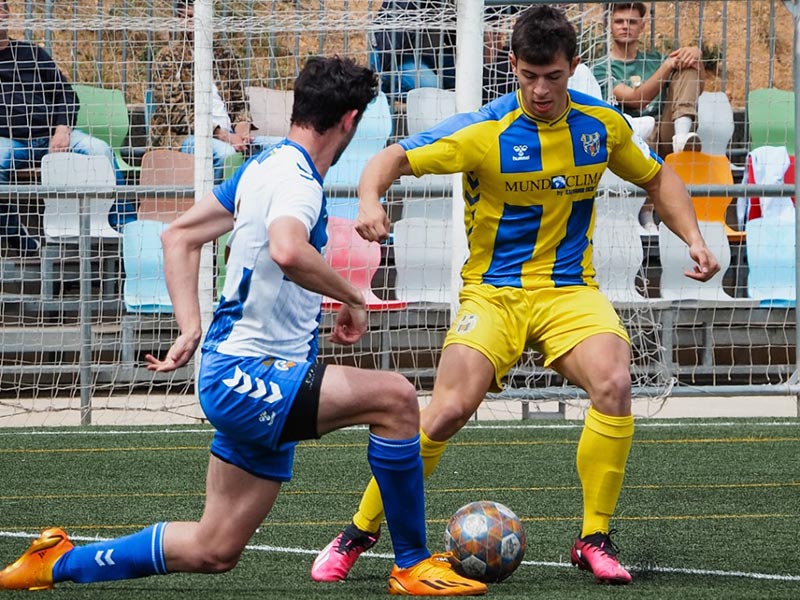 El jugador del Palamós Club de Futbol, Gerard Mercader. (Foto: Palamós CF.- Laura Heras).