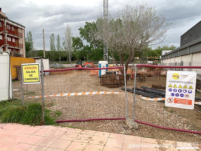 El terreny on s'està fent la promoció de Sostre Cívic, ahir a la tarda.