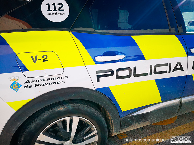 Un vehicle de la Policia Local de Palamós.