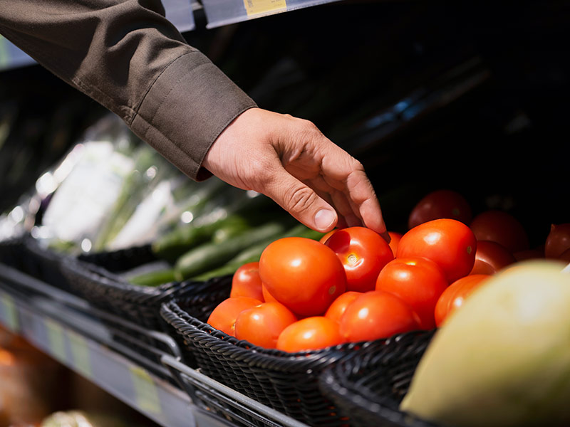 L'increment de preus de l'alimentació fa que cada vegada més famílies tinguin problemes per assegurar-se una bona alimentació. (Foto: freepik.es).