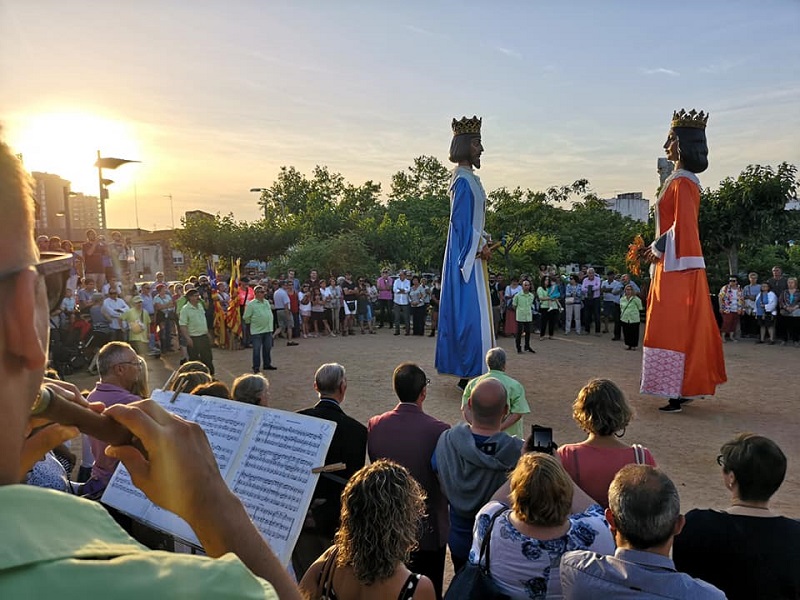 Plantada de gegants amb Pere el Gran i Constança de Sicília, avui dia de la revetlla. (Foto: Ajuntament de Palamós).