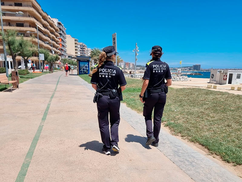 Sis agents, quatre dones i dos homes, s’incorporen al cos durant els pròxims sis mesos. (Foto: Ajuntament de Calonge i Sant Antoni).