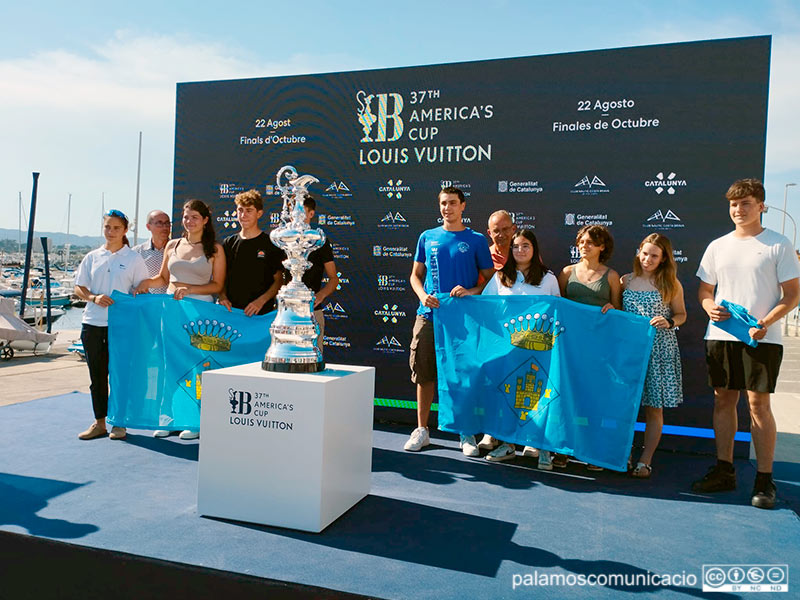 Palamós va ser ahir la segona parada de la 'Trophy Tour'.