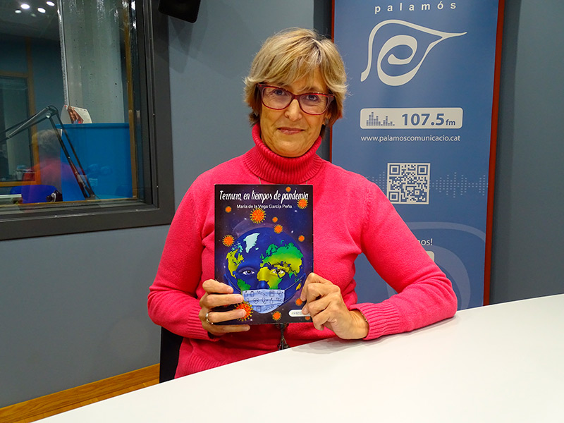 El llibre de Vega García és un recull de relats escrits per l'autora durant la pandèmia.