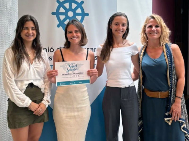 La Beca Xiquet Sabater ha repartit 3.000 euros a 3 estudiants. (Foto: Unió d'Empresaris d'Hostaleria de la Costa Brava Centre).