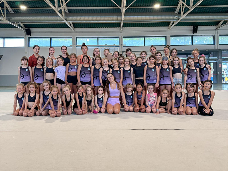 Les gimnastes de tecnificació del Club Gimnàstica Rítmica Costa Brava. (Foto: Club Gimnàstica Rítmica Costa Brava.).