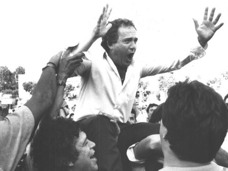 Waldo Ramos celebrant un dels històrics ascensos del Palamós al vell camp del Cervantes. (Foto: Palamós CF).