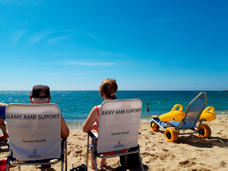 Calonge i Sant Antoni posa un estiu més “La platja a l'abast de tothom”. (Foto: Ajuntament de Calonge i Sant Antoni).