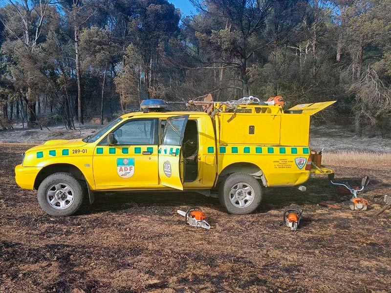 L'ADF Gavarres Marítima fent tasques preventives davant l'alt risc d'incendi. (Foto: ADF Gavarres Marítima).