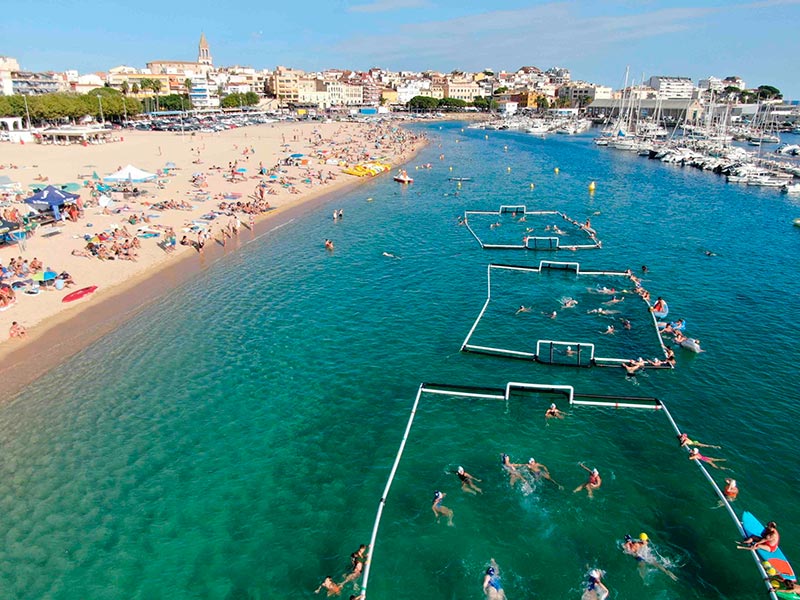 Imatge del Beach Water Polo Costa Brava durant l'edició de l'any passat. (Foto: Ajuntament de Palamós).