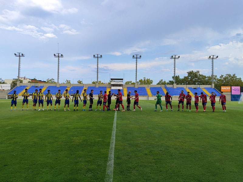 El Palamós i l'Olot es van enfrontar ahir en partit amistós. (Foto: Palamós CF).