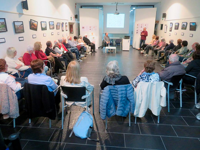 Tertúlia literària a la Biblioteca, en una imatge d'arxiu. (Foto: Biblioteca Municipal)