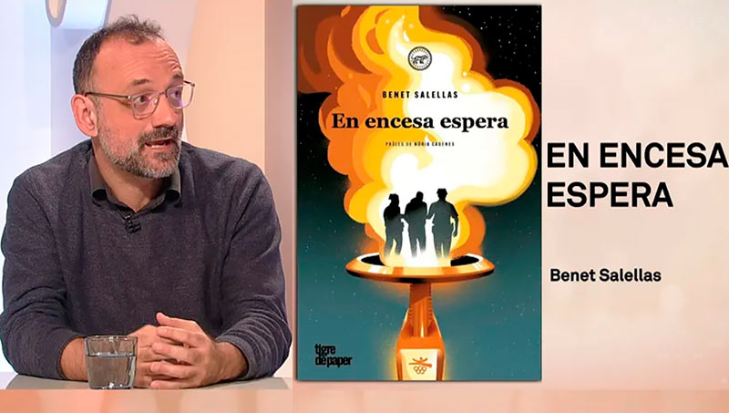 L'advocat Benet Salellas presenta avui a Palamós, 'En encesa espera'. (Foto: 3cat).