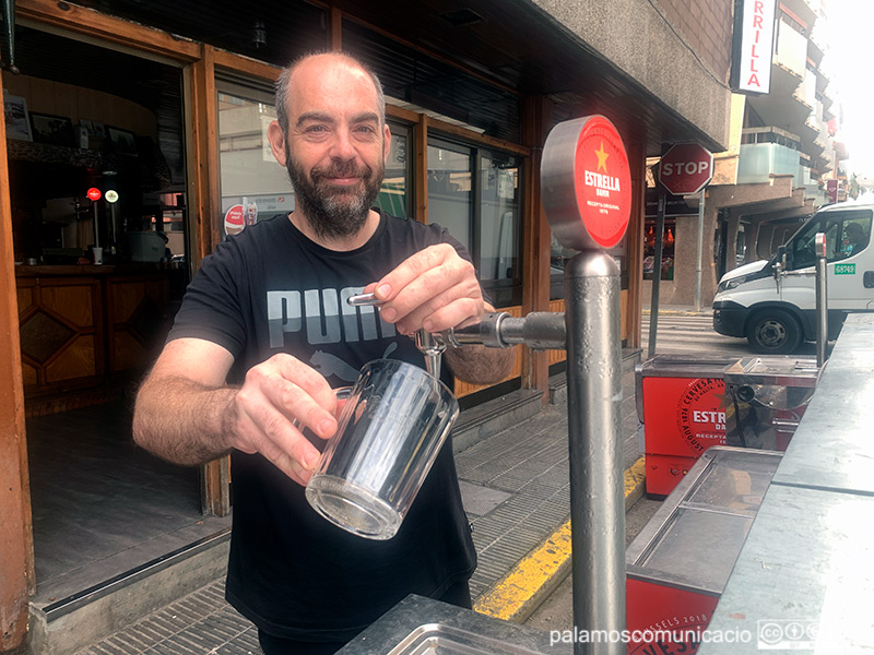 Santi Ruano, del Bar La Parrilla, organitzadors de l'Ockutrefest juntament amb la Colla de Les Folloneres.