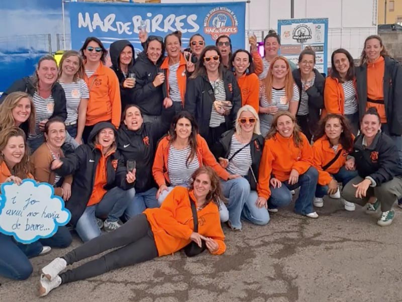 'Les Kaòtikes', organitzadores del 'Mar de Birres'. (Foto: Les Kaòtikes).