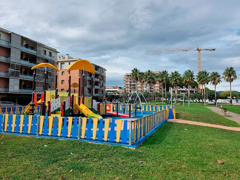 El parc infantil de la plaça Otívar de Sant Antoni. (Foto: Ajuntament de Calonge i Sant Antoni).