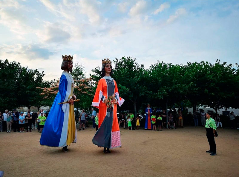 Els gegants de Palamós, Pere El Gran i Constança de Sicília. (Foto: Ajuntament de Palamós).