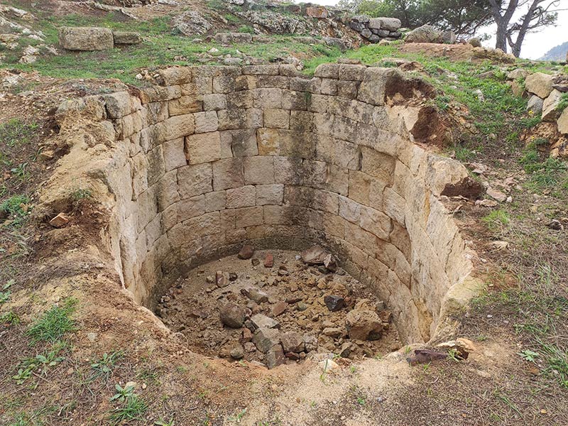 El poblat ibèric de Castell ha tornat a patir actes vandàlics. (Foto: Museu d'Arqueologia de Catalunya).