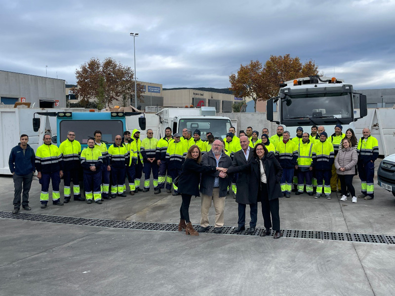 La presentació del nou servei s'ha fet aquest matí a la nova deixalleria de Calonge. (Foto: Ajuntament de Calonge i Sant Antoni).