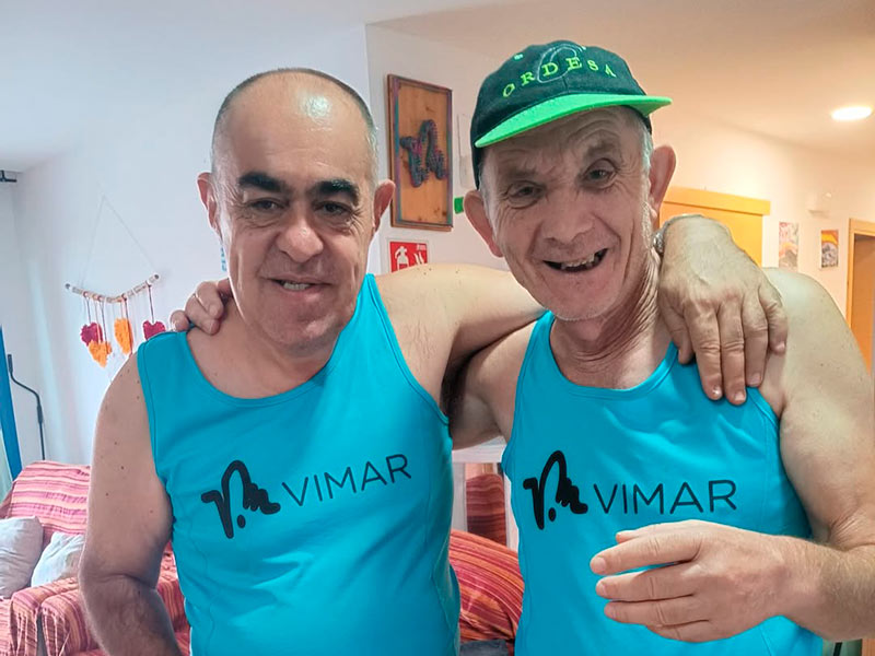 Dos usuaris de la Llar Gavina de la Fundació Vimar. (Foto: Fundació Vimar).