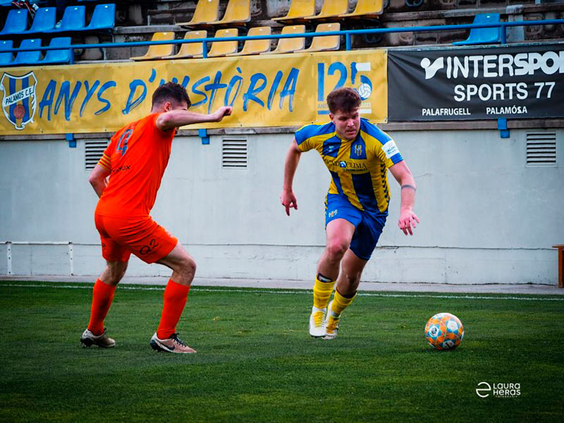 Kevin Vilavella tornarà a defensar la samarreta del Degà. (Foto: Palamós CF - Laura Heras).