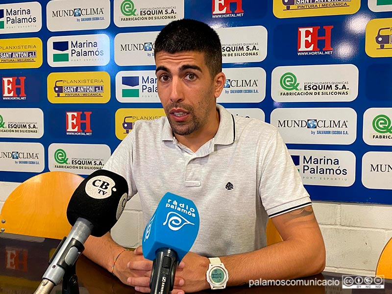 L'entrenador del Palamós CF, Amós Gasca.