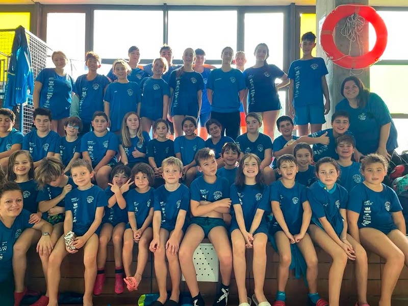 44 nens i nenes del Club Natació Palamós van participar el passat cap de setmana al Trofeu Nedador. (Foto: CN Palamós).