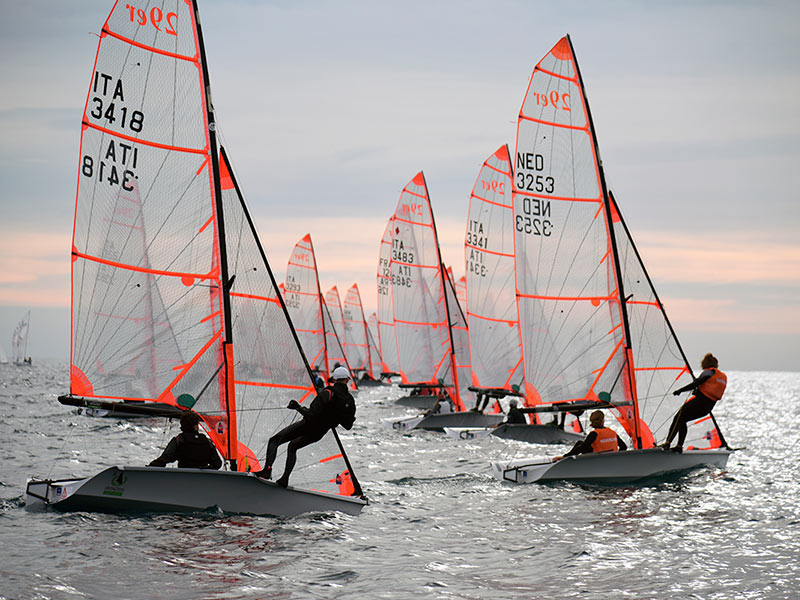 La classe 29er ha estrenat l'EuroCup 2025 a Palamós. (Foto: Alfred Farré).