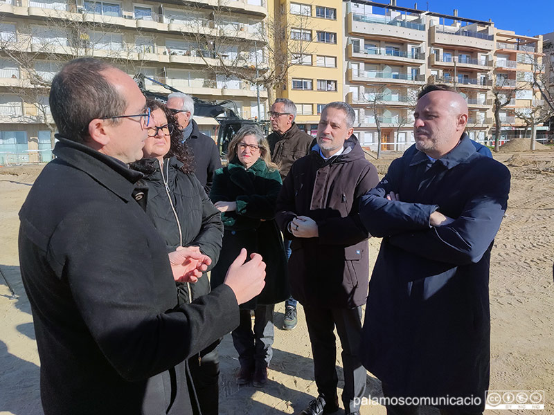 Carlos Prieto, Delegat del Govern a Catalunya, ha visitat avui les obres del passeig, acompanyat de l'alcalde i regidors de l'Ajuntament.