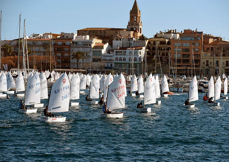 La regata es fa del 12 al 16 de febrer de 2025 en aigües de la badia de Palamós. (Foto: Alfred Farré).