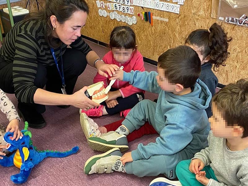 Visita a un centre escolar de Palamós per part del servei d'odontologia de l'ABS de Palamós. (Foto: SSIBE).