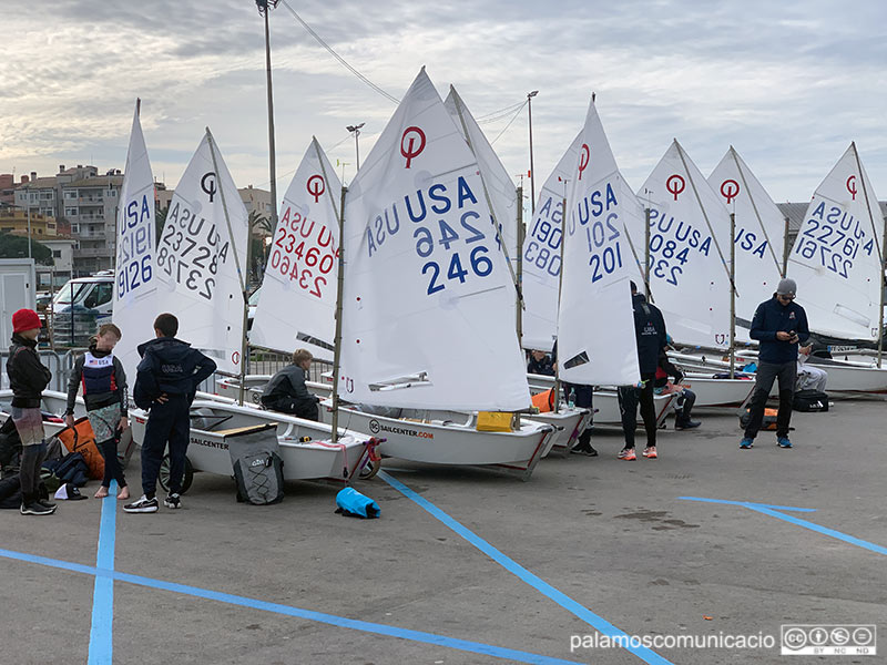L'equip d'Estats Units participant de la regata Palamós Optimist Trophy.