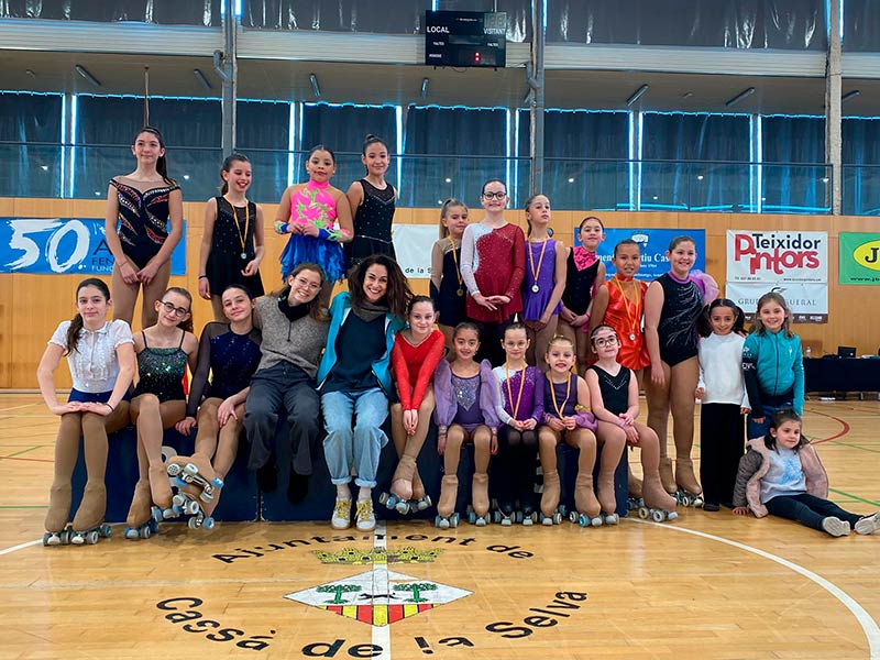 15 medalles en 10 podis pel Patinatge Club Palamós, aquest diumenge passat a Cassà de la Selva. (Foto: Patinatge Club Palamós).