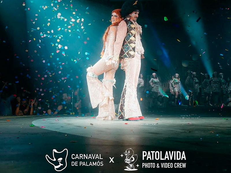 La Cristina Guillén (Les Arreplegades) i en Toni Camacho (Showboys), Reina i Carnestoltes de l'any passat. (Foto: Carnaval de Pallamós - Patolavida).