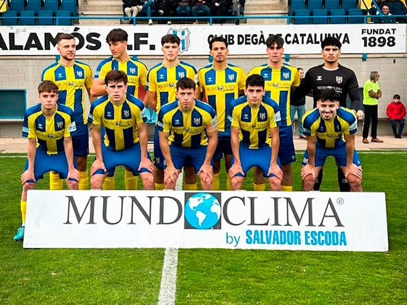 L'onze inicial del Palamós en el partit jugat a casa davant el Castelldefels. (Foto: Palamós CF - Laura Heras).