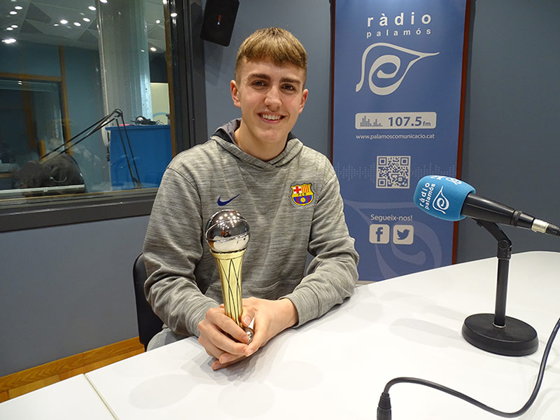Biel Mas, campió amb el FC Barcelona de la minicopa de bàsquet.