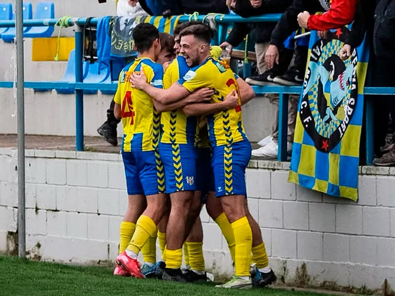 Els jugadors del Palamós celebren un dels gols la passada setmana. (Foto: Palamós CF - Laura Heras).