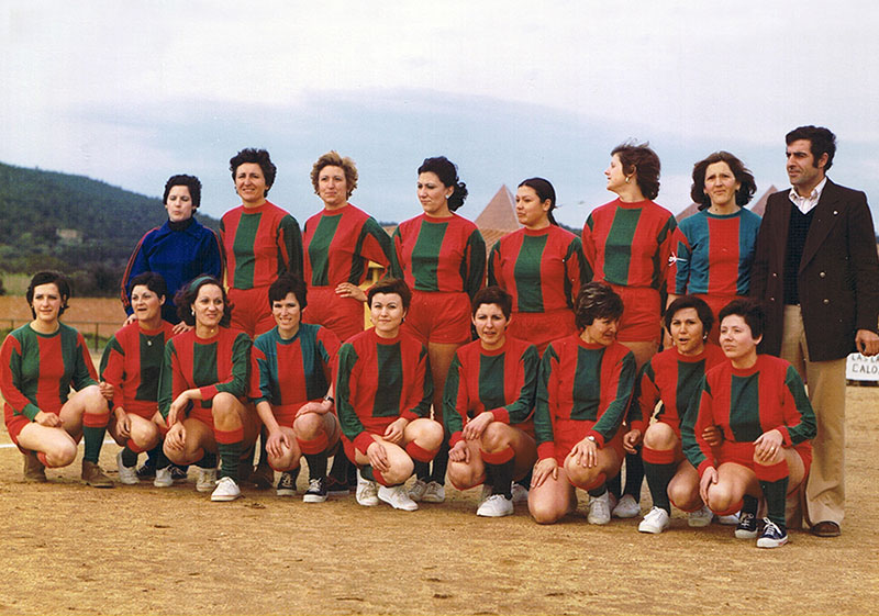 Una de les fotografies de l'exposició “50 anys del Dia Internacional de la Dona”. (Foto: Narcís Subirana).