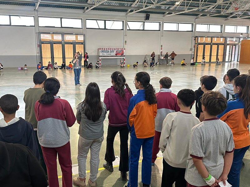 392 alumnes de 6è de Primària del Baix Empordà han participat de l'English Day. (Foto: Ajuntament de Palamós).