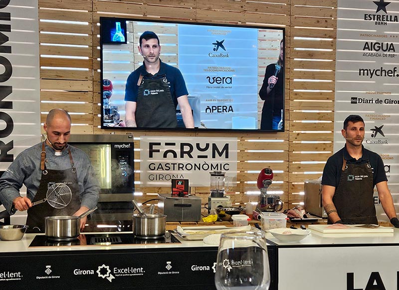 La Barra Gastronòmica va acollir ahir un showcooking a càrrec de representants de l’Espai del Peix. (Foto: Ajuntament de Palamós).