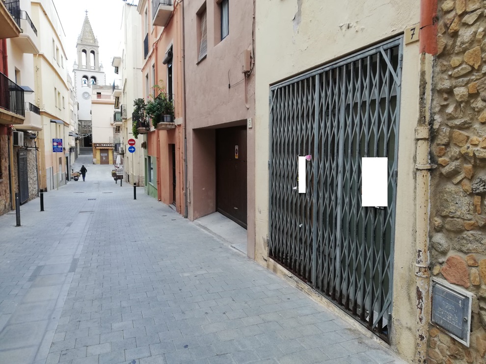 Un local buit al carrer de Molins. (Foto: Ajuntament de Palamós).