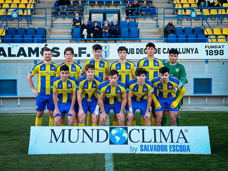 L'onze inicial del Palamós en el partit jugat avui davant la Rapitenca. (Foto: Palamós CF - Laura Heras).