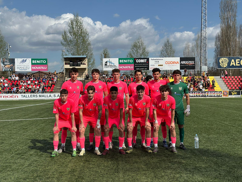 L'onze inicial del Palamós CF davant el Manlleu. (Foto: Palamós CF - Laura Heras)
