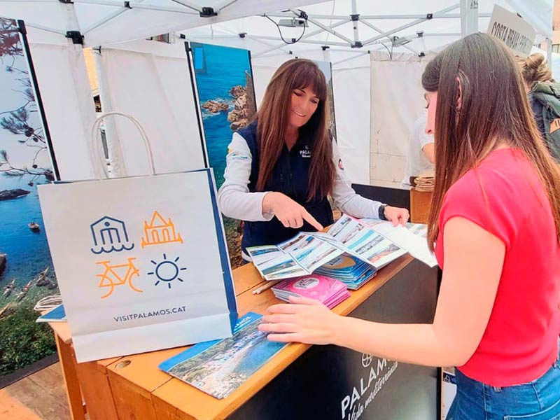 Promoció de Palamós a la fira Mercat del Ram de Vic. (Foto: Ajuntament de Palamós).
