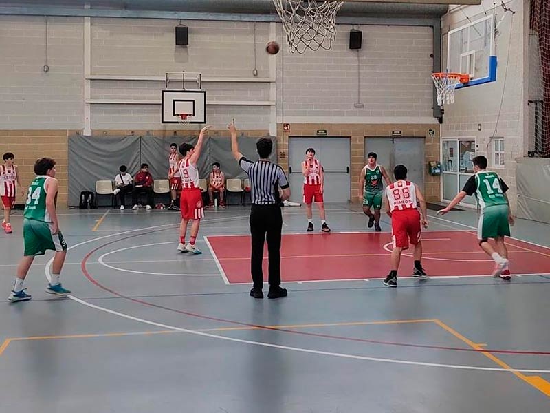 Un partit d'aquesta temporada del cadet del Bàsquet Vedruna Palamós. (Foto: Bàsquet Vedruna Palamós).