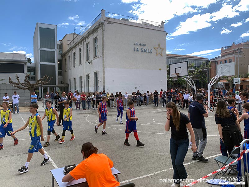 Imatge d'arxiu d'un partit de les 12 hores de bàsquet de La Salle Palamós.