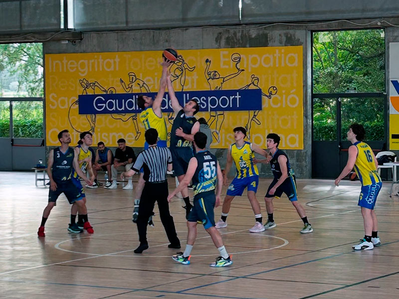 El sènior B del Club Esportiu Palamós va perdre de.3 punts a la pista del Vilablareix. (Foto: CE Palamós).