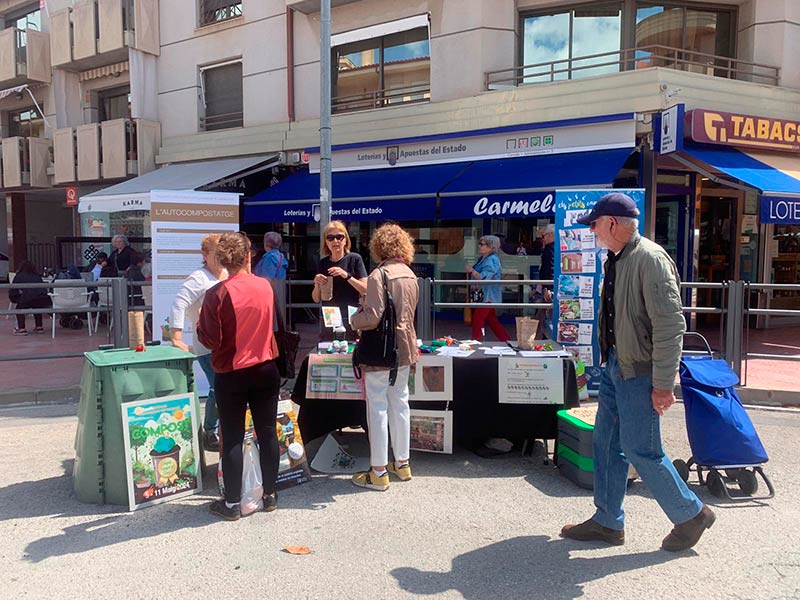 Demà, al mercat municipal, l'Àrea de Medi Ambient farà una parada informativa sobre el compostatge casolà. (Foto: Ajuntament de Palamós).